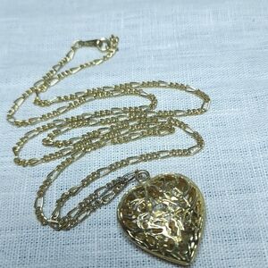 Vintage Claire's Gold Heart Pendant Necklace Figaro Chain